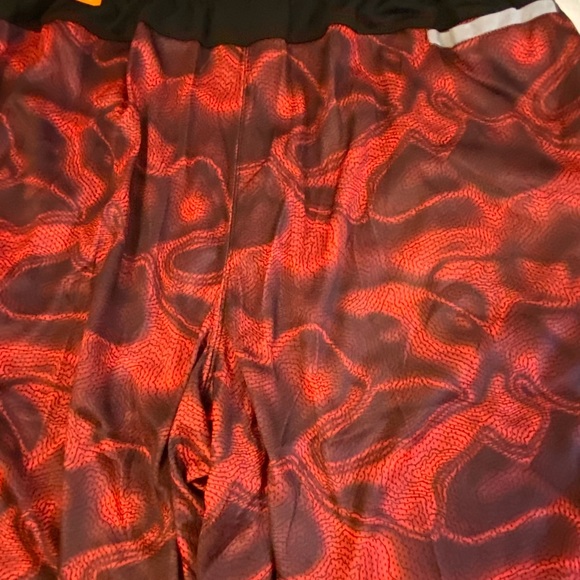 And 1 Red/Grey/Black Men’s Basketball Shorts Sz L Inseam 11” Drawstring NWT - Picture 4 of 9
